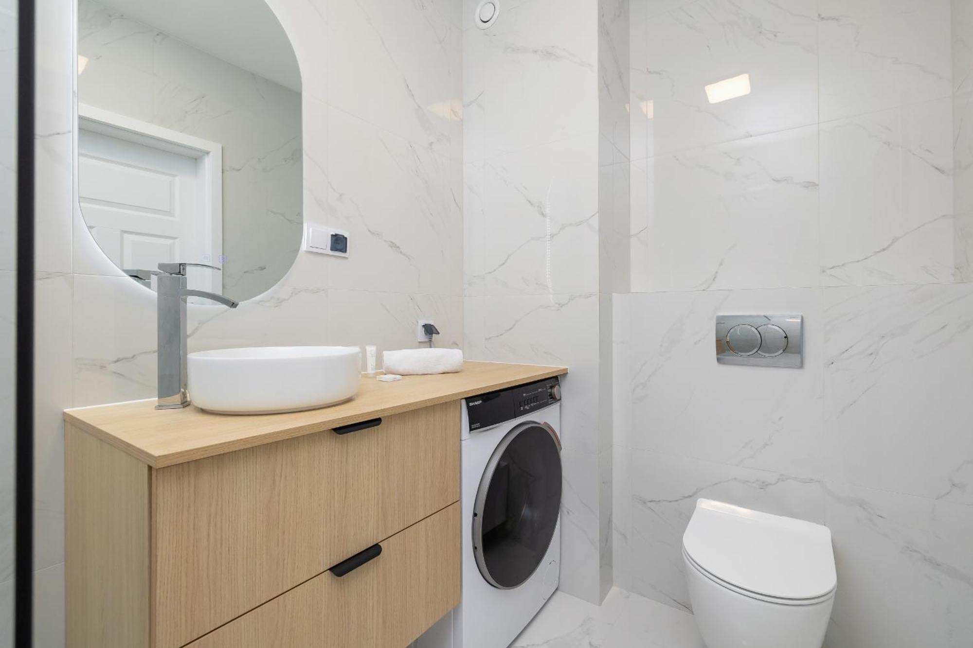 Krowoderska Apartment With Balcony Near City Center By Rent Like Home Cracovia Esterno foto