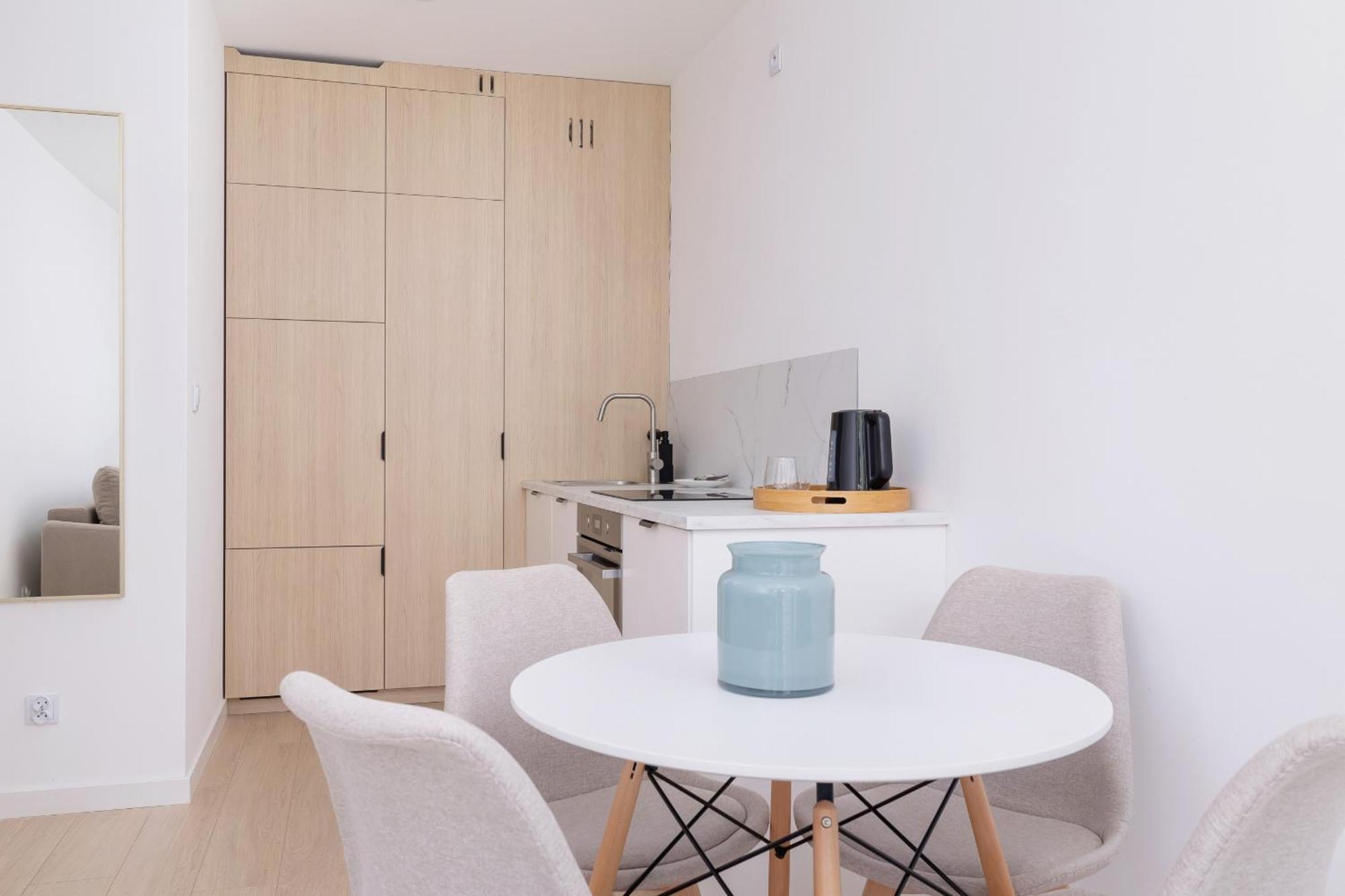 Krowoderska Apartment With Balcony Near City Center By Rent Like Home Cracovia Esterno foto