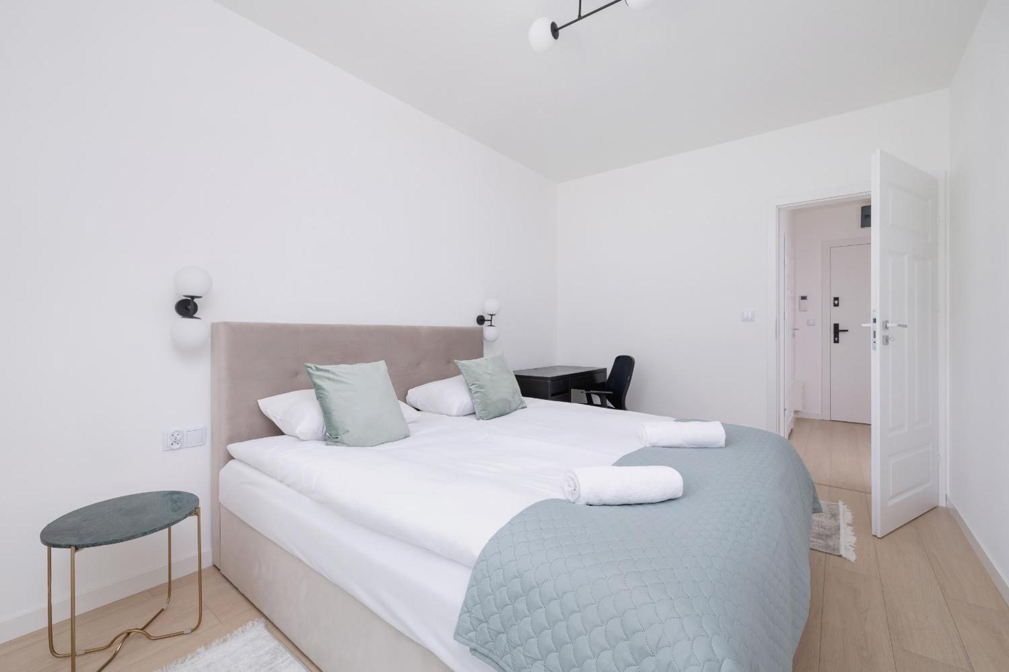 Krowoderska Apartment With Balcony Near City Center By Rent Like Home Cracovia Esterno foto